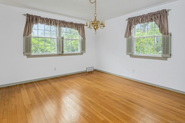 Building Photo - 54 Oak Grove Pl
