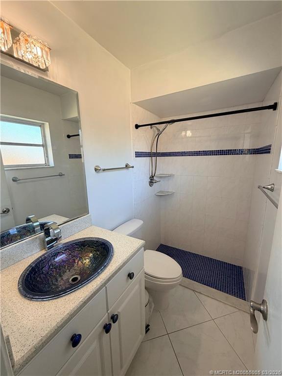 Building Photo - 761 SW Ravenswood Ln