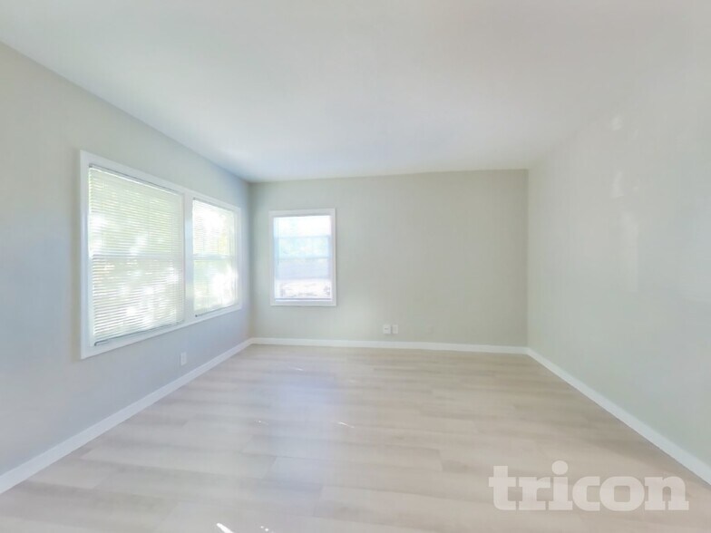 Building Photo - 627 Pierce St