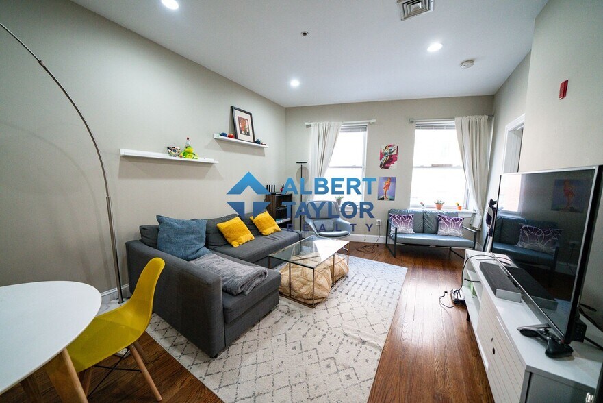 Building Photo - 491 Commonwealth Ave