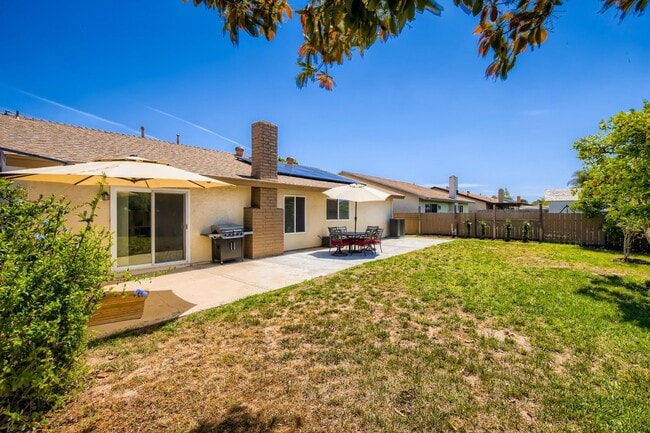 Building Photo - Impressive Oceanside Home For Rent