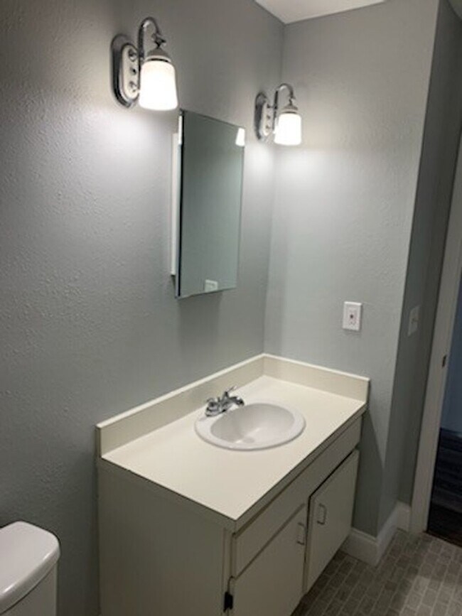 Building Photo - 200 St Andrews Blvd