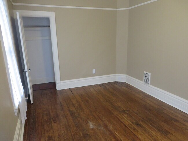 Building Photo - 1229 Swinney Ave