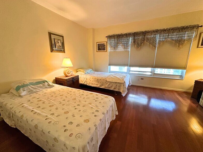Building Photo - 3850 Galt Ocean Dr