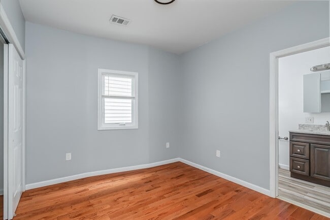 Building Photo - 164 Avenue B