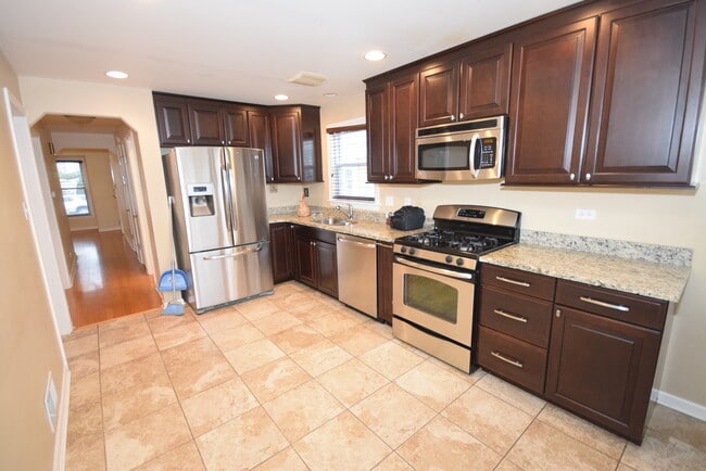 Building Photo - 5551 S Mason Ave