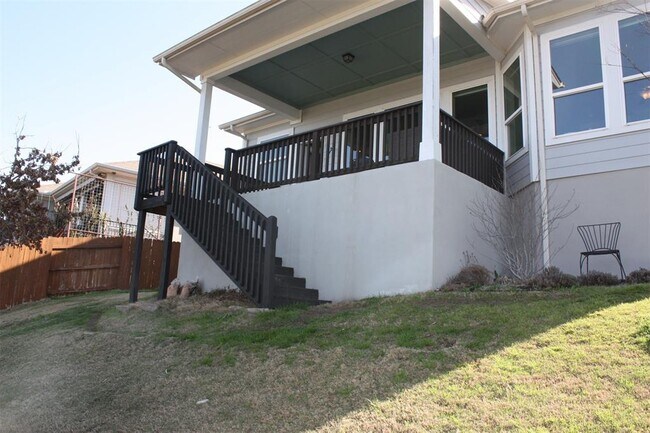 Building Photo - 393 Dayridge Dr