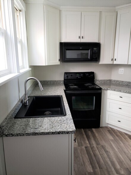Matching black appliances - 201 Richbarn Rd