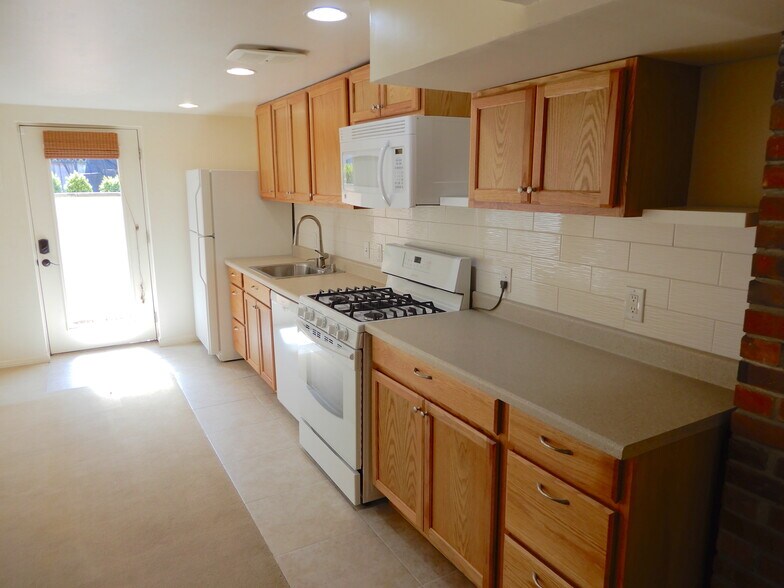 Building Photo - 811 NW 59th St