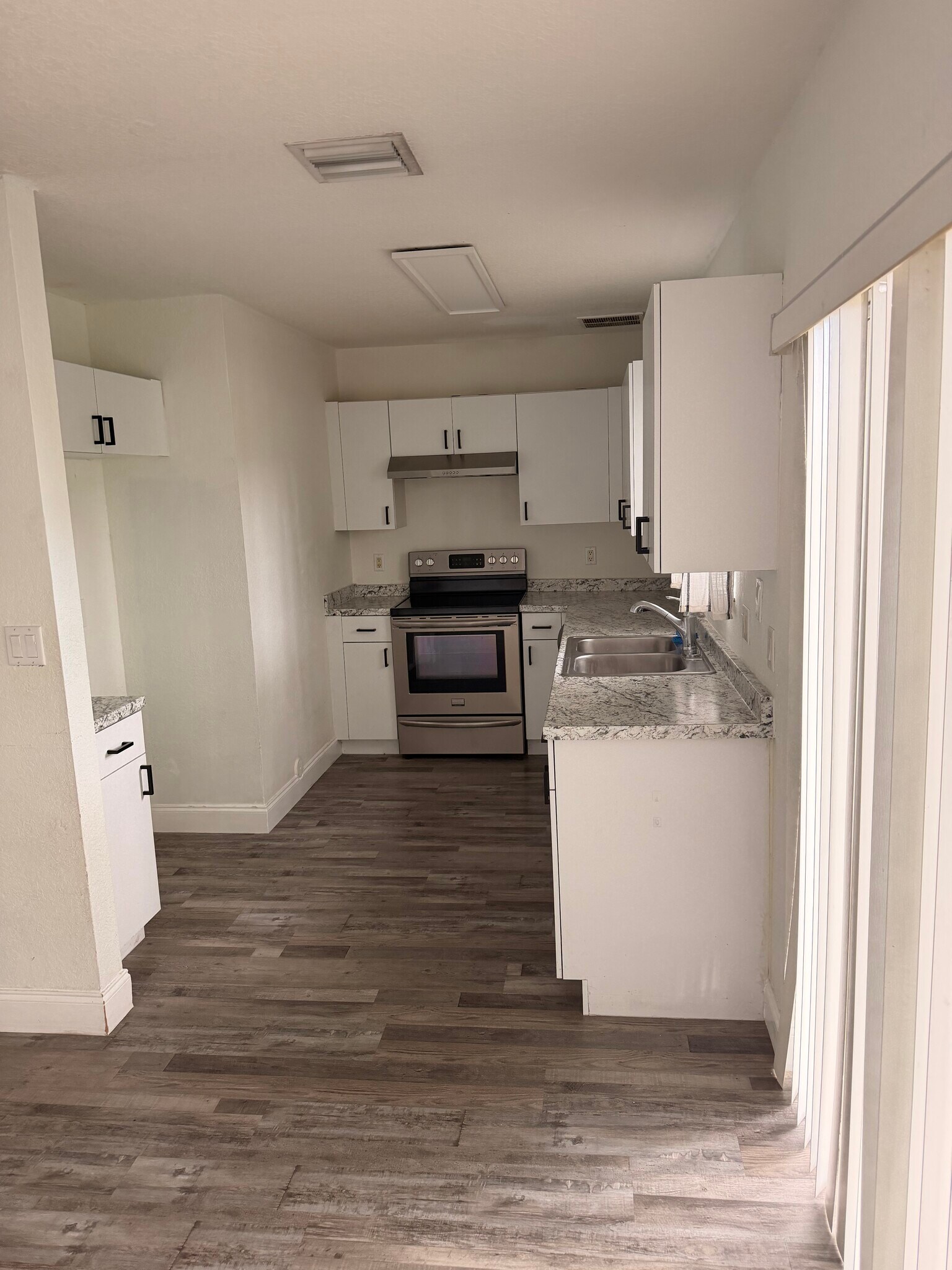 Building Photo - 4942 Garden Ct