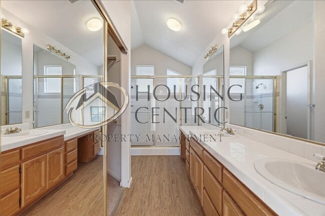 Building Photo - Beautiful Single Story Rental in the Heart of Folsom