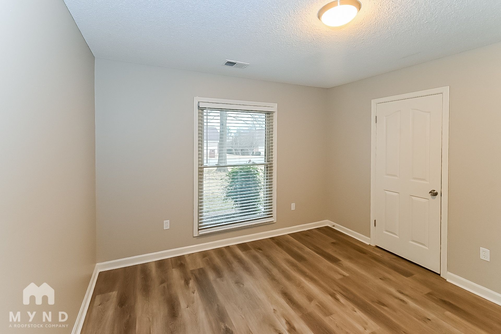 Building Photo - 1935 Pecan Ridge N