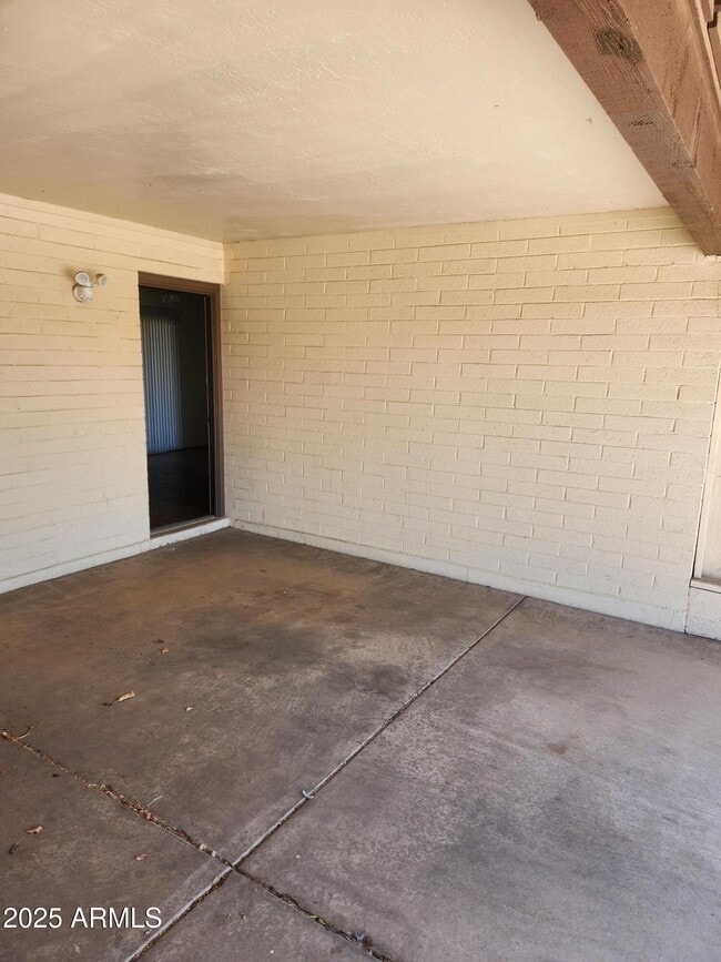 Building Photo - 728 W Bluefield Ave