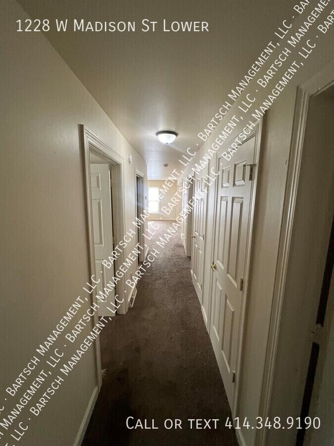 Building Photo - 1228 W Madison St