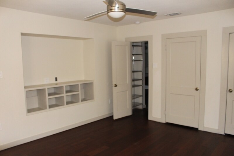 Building Photo - 356 Oak St