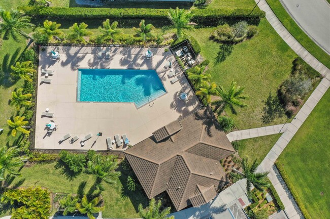 Building Photo - 4491 NW Oakleaf Ct