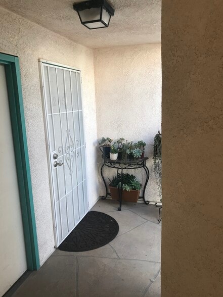 Front Entry - 1335 Newport Ave