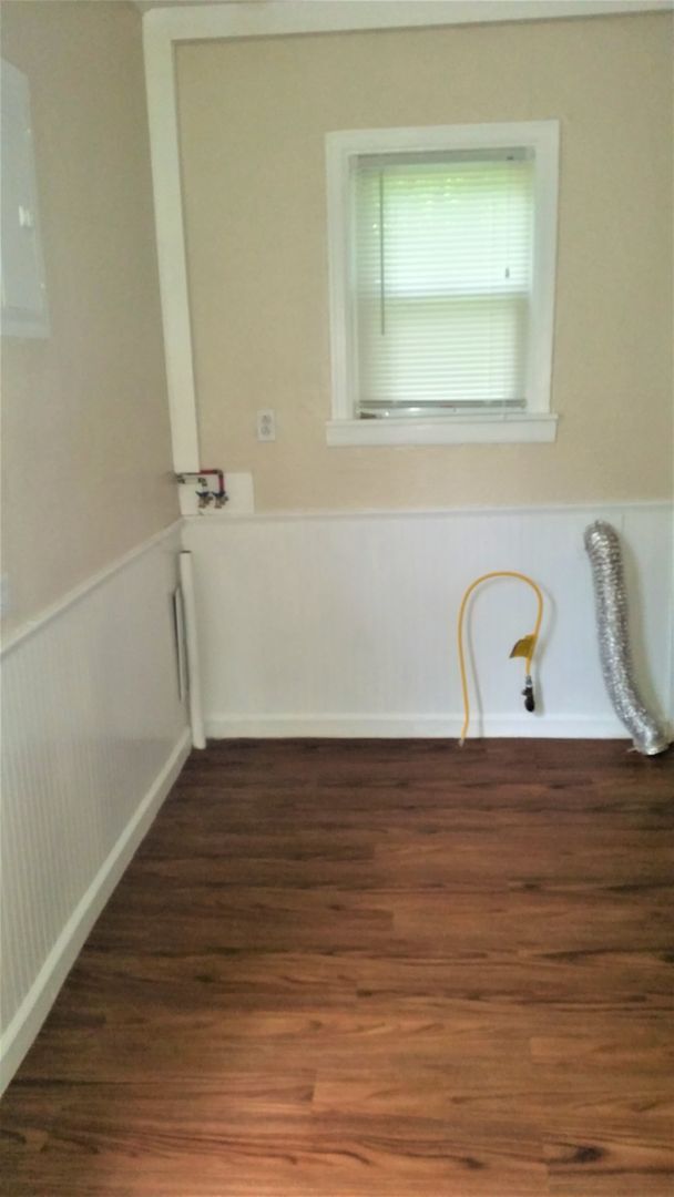 Building Photo - Charming 2 bed house Now Renting Feb. 1 Mo...