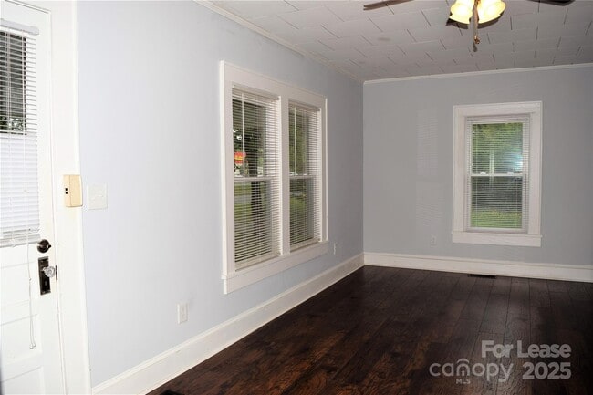 Building Photo - 234 N Eastway Dr