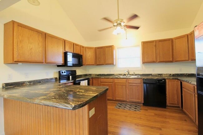 Building Photo - 120 Hollen Mill Ct