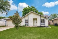 Building Photo - 5913 Maple Ln