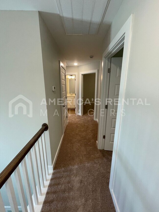 Building Photo - 321 Shiloh Creek Dr