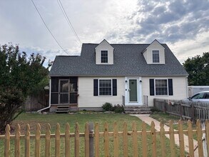 Building Photo - COMING SOON - CHARMING HOME IN FREDERICKSBURG