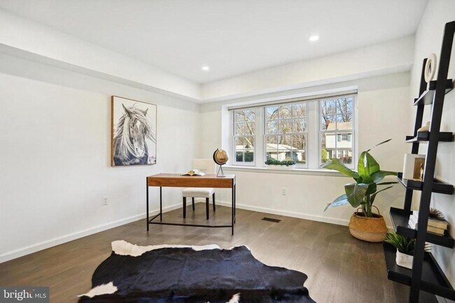 Building Photo - 13134 Madonna Ln