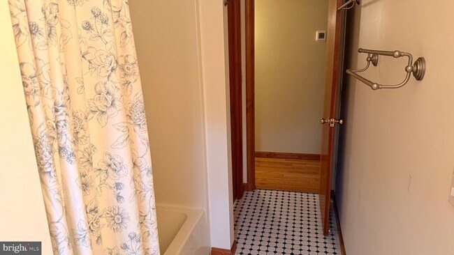 Building Photo - 3869 Midstate Rd