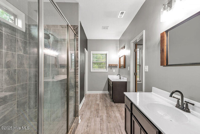 Building Photo - 102 Gabriels Wy