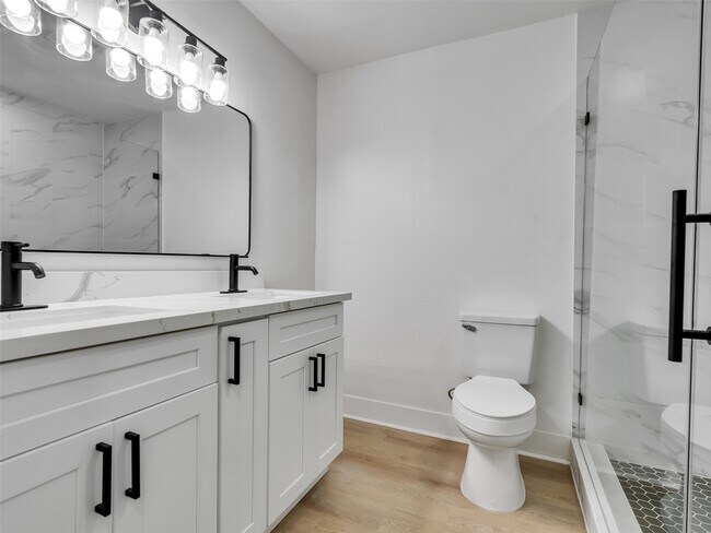 Building Photo - 6026 Diamond Ct