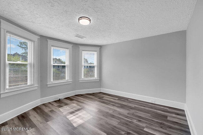 Building Photo - 209 Atkins Ave