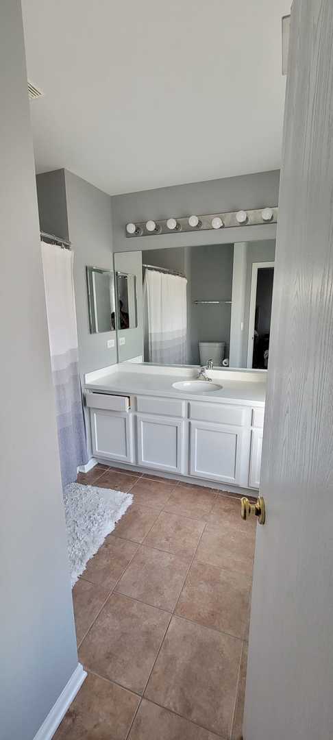 Building Photo - 670 S Jade Ln