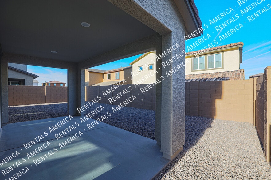 Building Photo - 17717 W Cassia Way