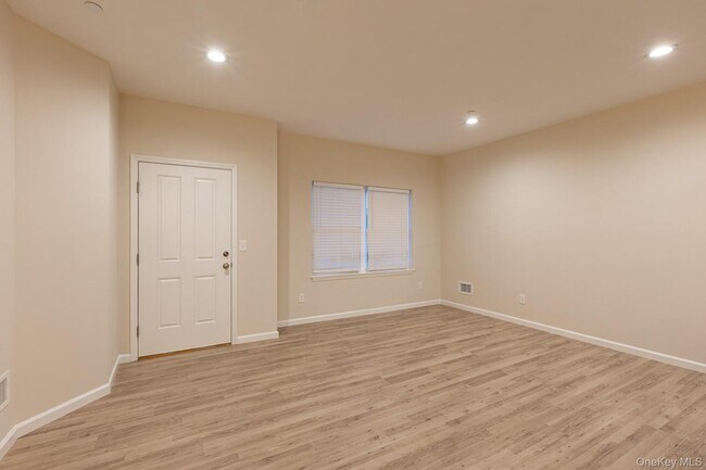 Building Photo - 1 Sophia Ct