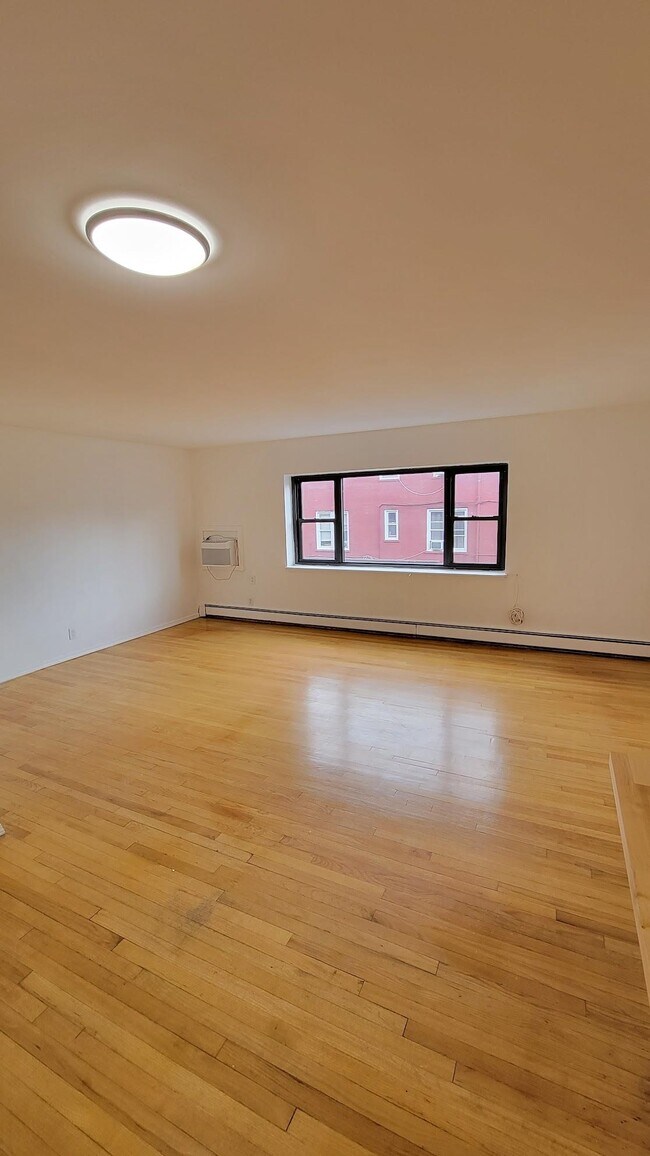 Building Photo - 204 Woodcliff Ave