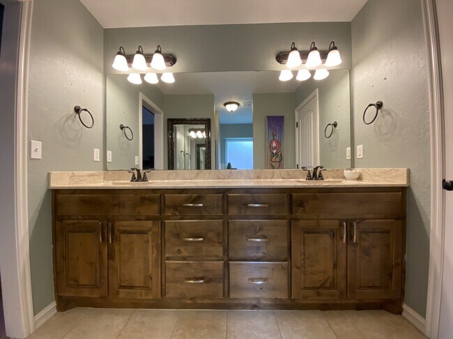 Building Photo - 10713 Masters Cir
