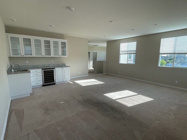 Building Photo - Stunning 4 bedroom home in Vista-With Solar!