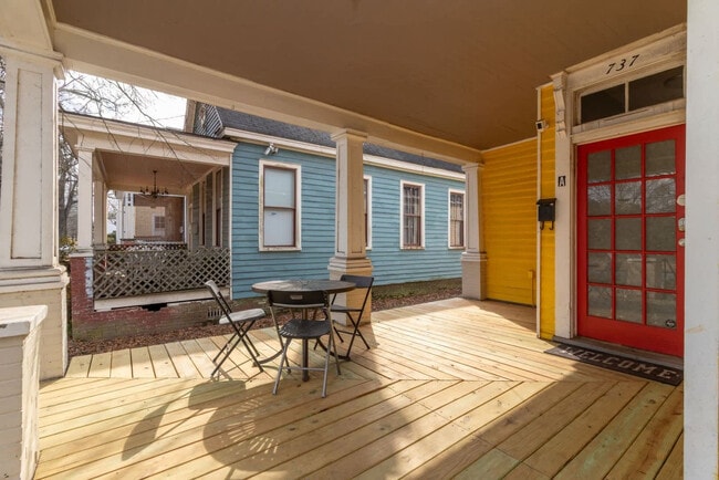 Building Photo - 737 3rd Ave