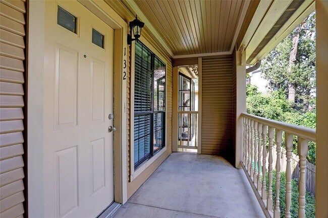 Building Photo - 1311 Antoine Dr