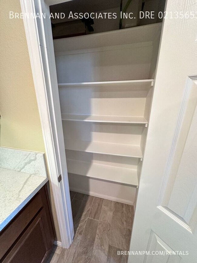 Building Photo - 2728 Farragut Rd