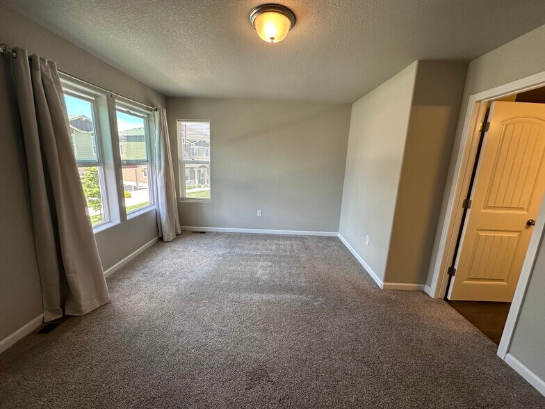 Building Photo - 10196 Winter Gem Grv