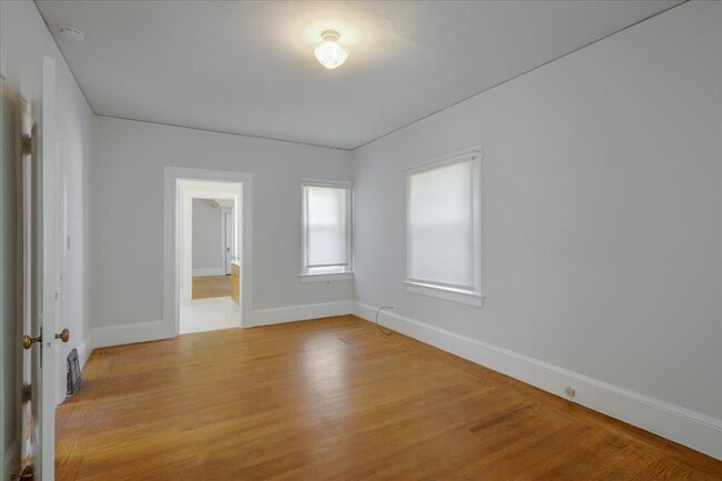 Building Photo - 422 Vernon St