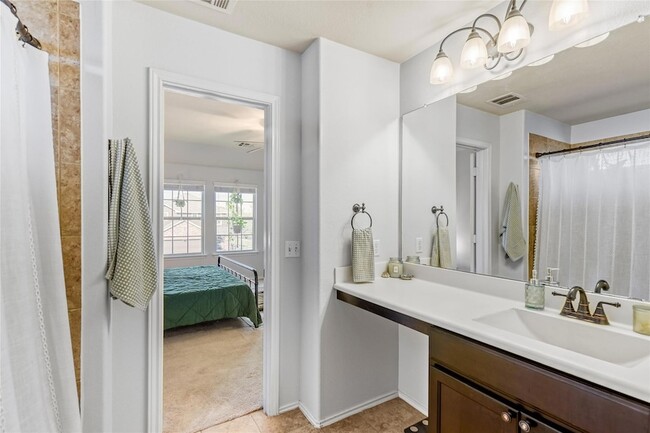 Building Photo - 7233 Crestone Rd