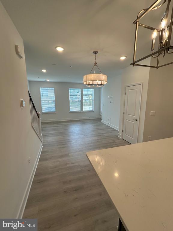 Building Photo - 2512 W Peninsula Dr