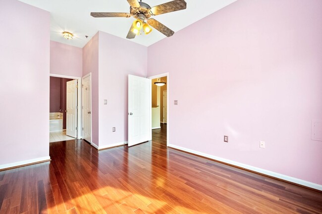 Building Photo - 171 Somervelle St
