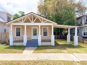 Building Photo - 1613 E Blount St