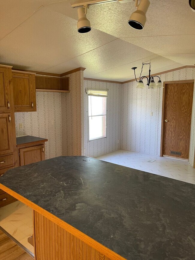 Building Photo - 3 bedroom home Fayetville PA!