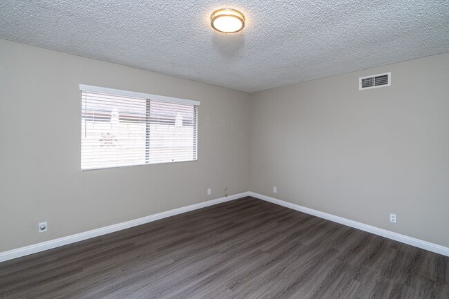 Building Photo - Beautiful 2 bedroom 2 bath Home!!!!