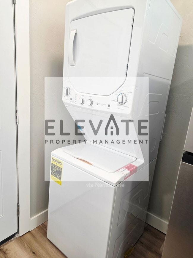 Building Photo - 2217 SW 49th St